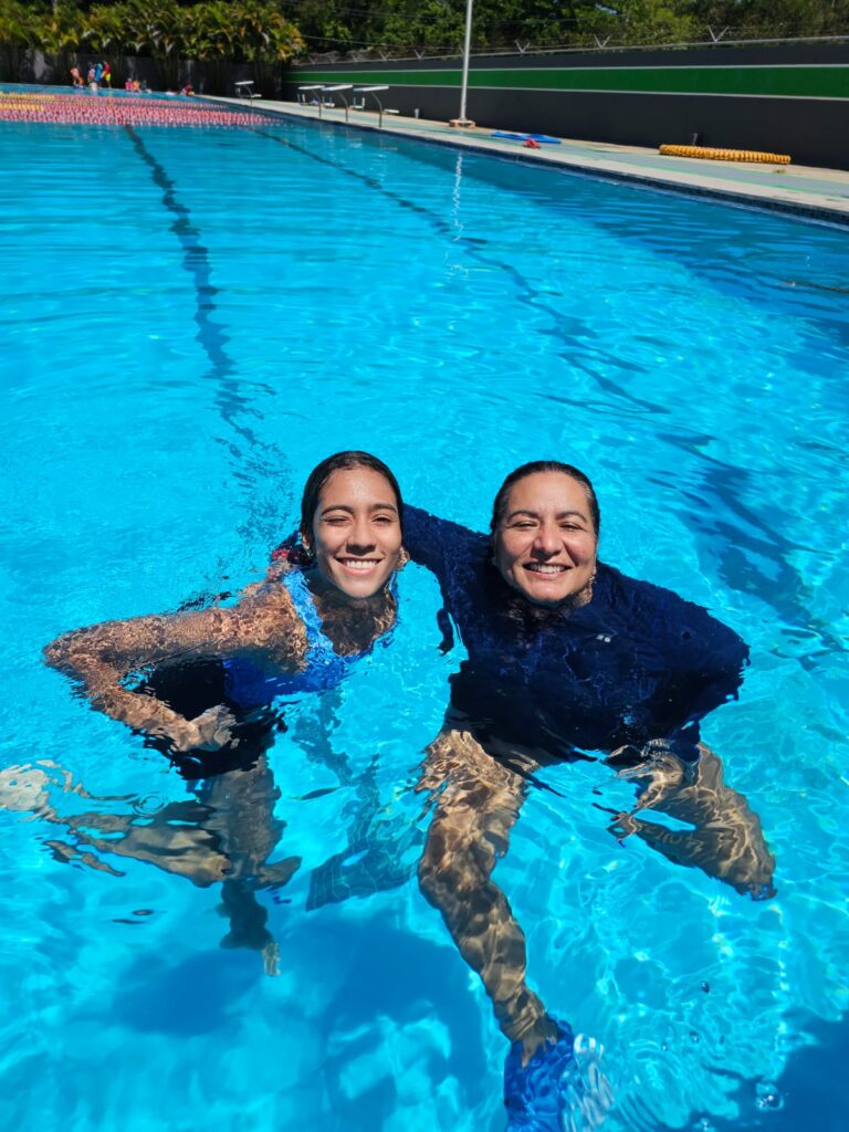 Ejercicios en agua profunda Clinica de Terapia Fisica y Fisioterapia Acuatica