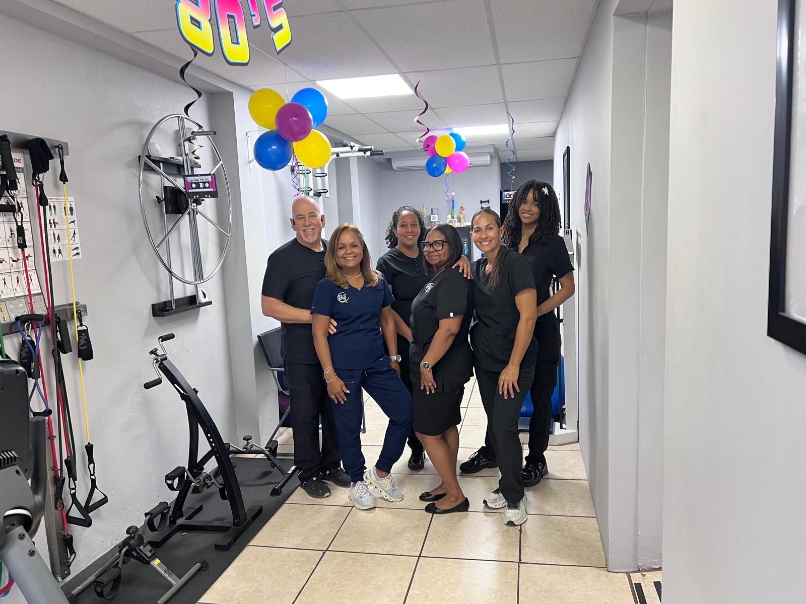 Equipo de ES Physical Therapy en Loíza, Puerto Rico
